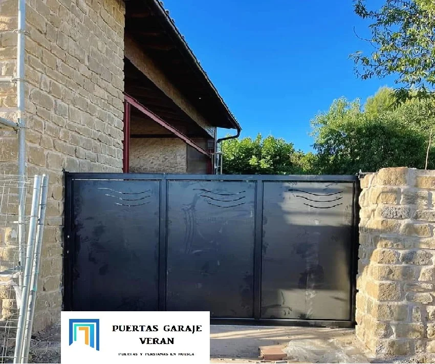 PUERTAS CORREDERAS MOTORIZADAS EN SEVILLA